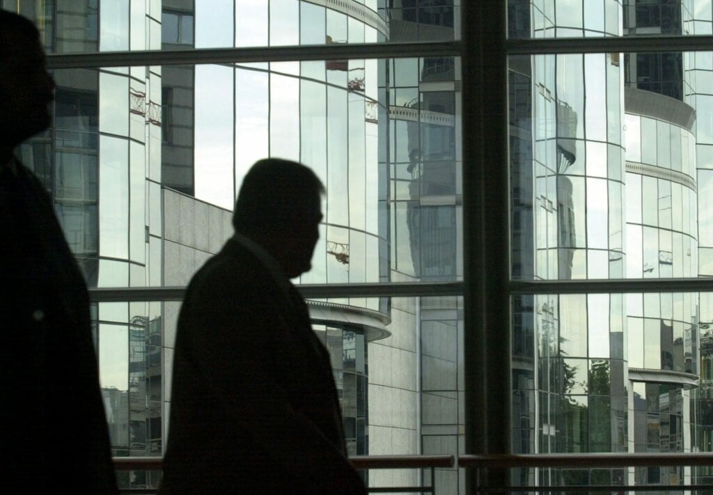 ベルギーはわずかな減少にもかかわらず、依然として最高の税負担の王者である