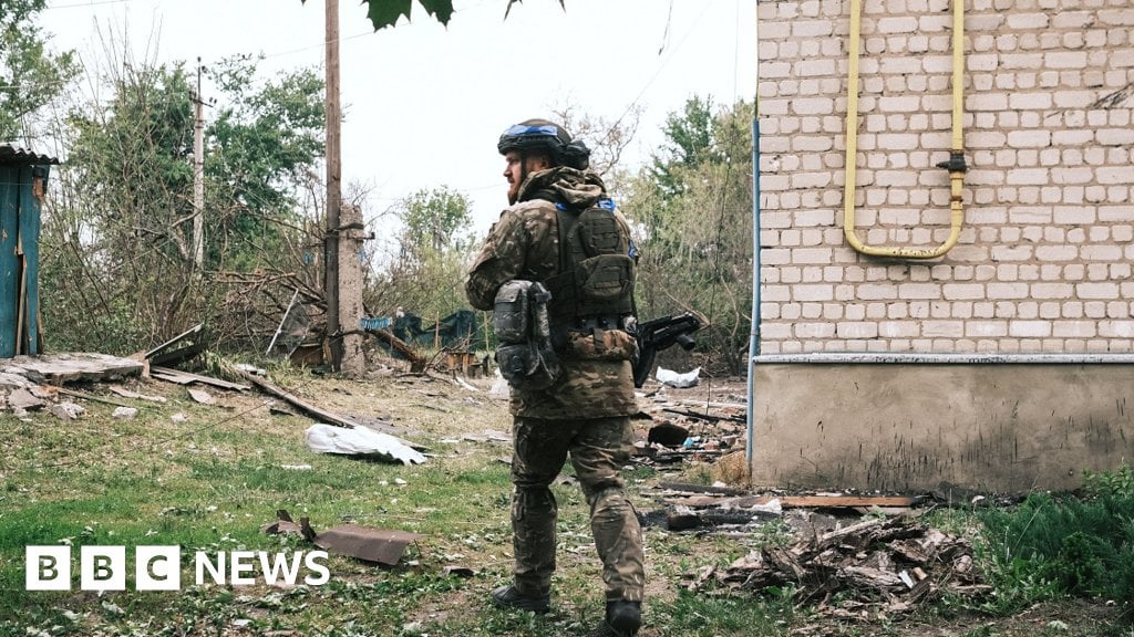 ロシアの攻勢を受け、ウクライナ軍がハリコフから撤退