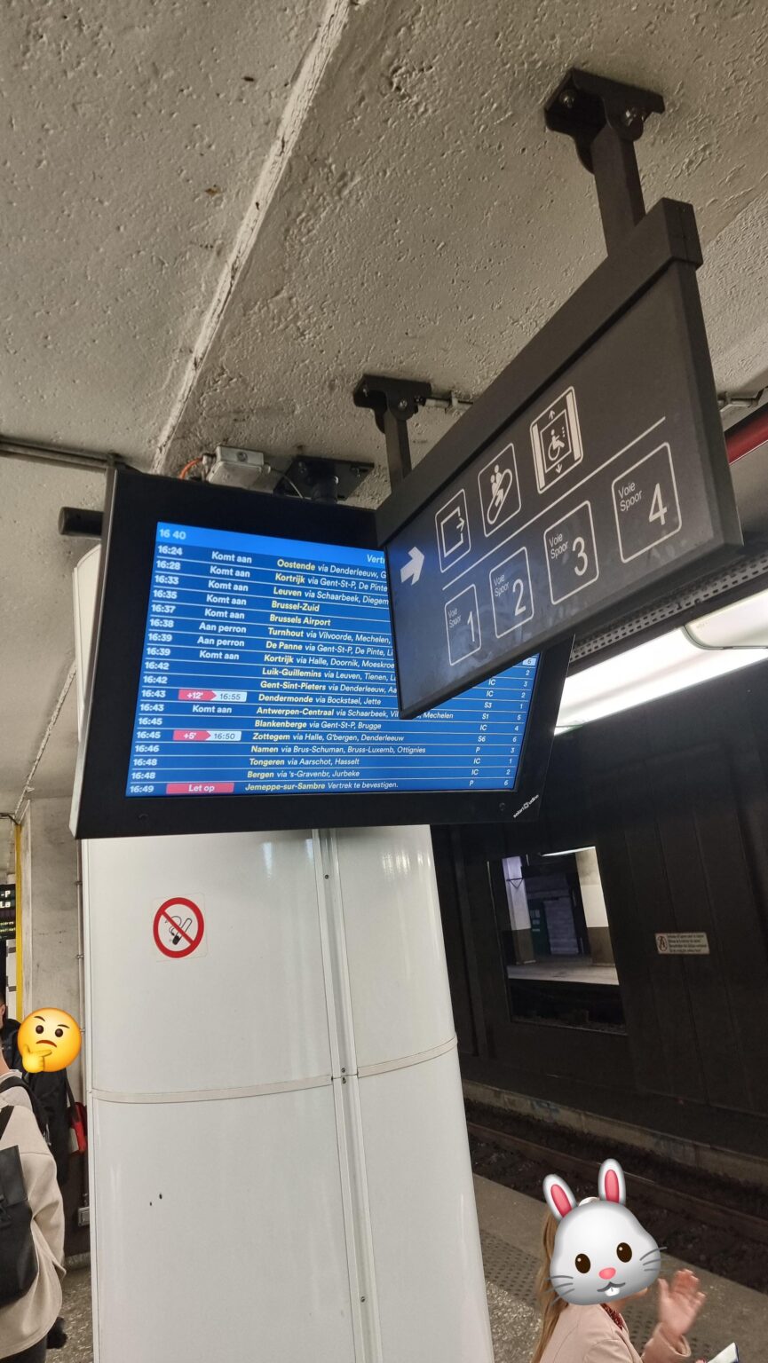 NMBS によるスクリーンとサインの配置がひどい