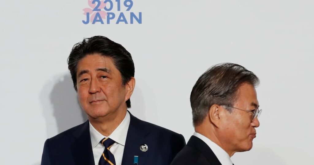 「安倍元首相が足引っ張った」 韓国・文在寅氏が回顧録