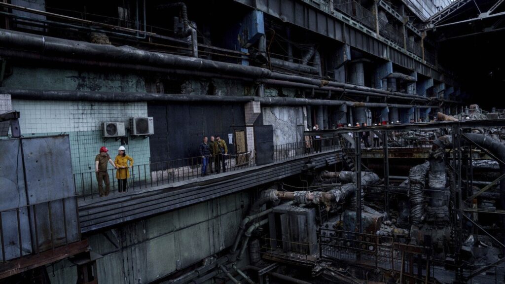 ウクライナの送電網に対するロシアの攻撃で、ピーク需要を前にキエフが停電に見舞われる