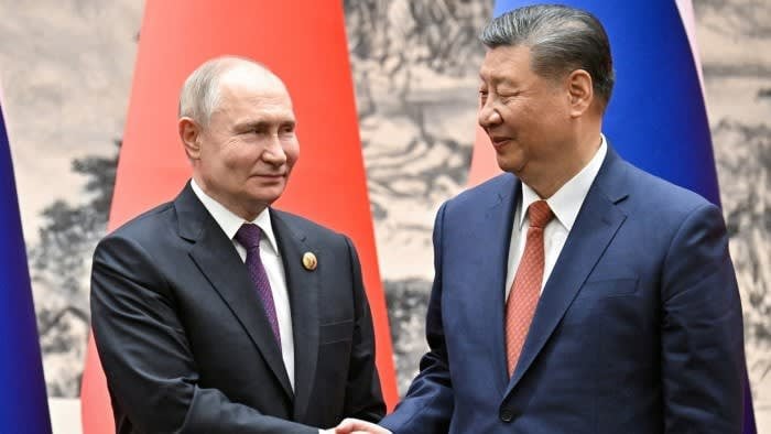 中国はロシアに「致死的援助」を提供すると英国国防長官が発言