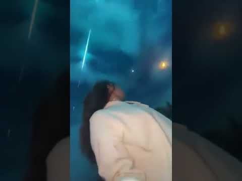 1時間前に落下した物体のビデオ。