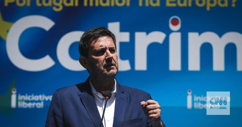 リベラル・イニシアチブ、欧州での立場をめぐってコスタ氏の支持を拒否「ポルトガルで改心せず、凡庸に甘んじていない者は、同じことをするために欧州へ行くのだ」