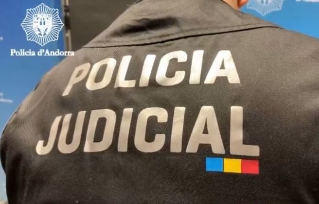ナショナルリーグフットボールクラブの会長が女性への性的暴行容疑で逮捕