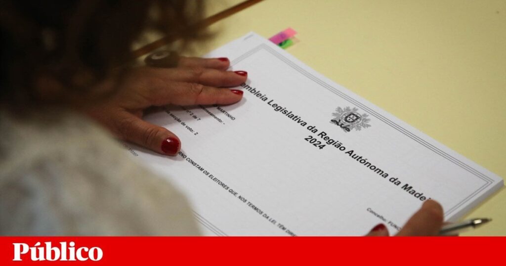 Católica の予想: PSD が過半数なしで再び勝利。  PSとJPPが成長