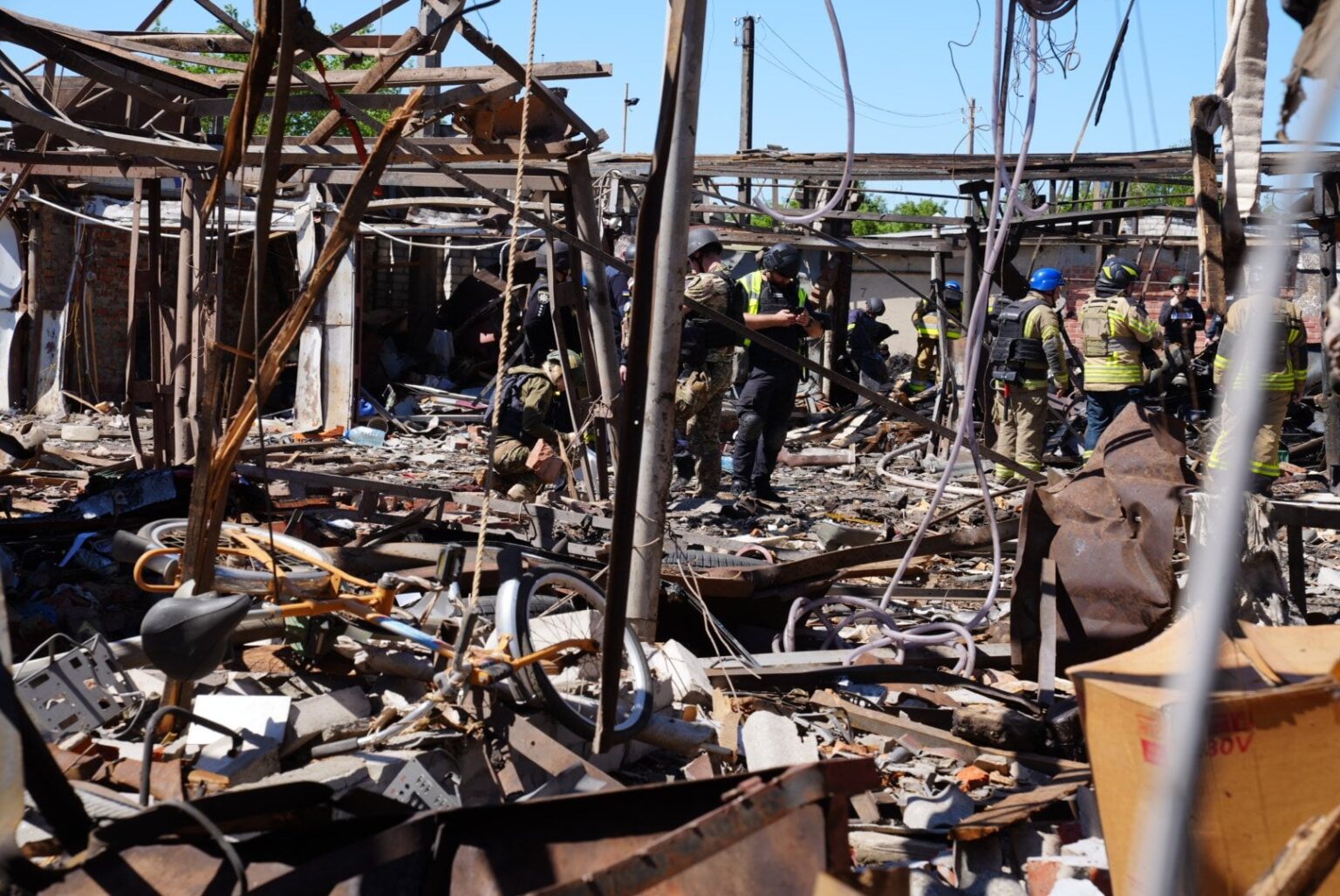 ロシア人、ハリコフの2地区に空爆投下、1人死亡、9人負傷