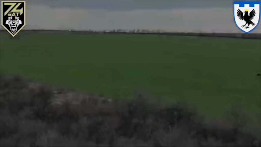 ウクライナの無人機がザポリージャ地域のロシア陣地に軽機関銃を使用