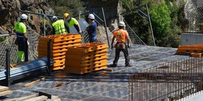 ペルー人労働者虐待で最大5社に10万ユーロの罰金