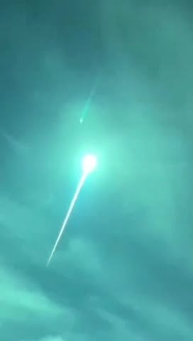 今夜ポルトガル/スペインの空に緑色の「隕石」