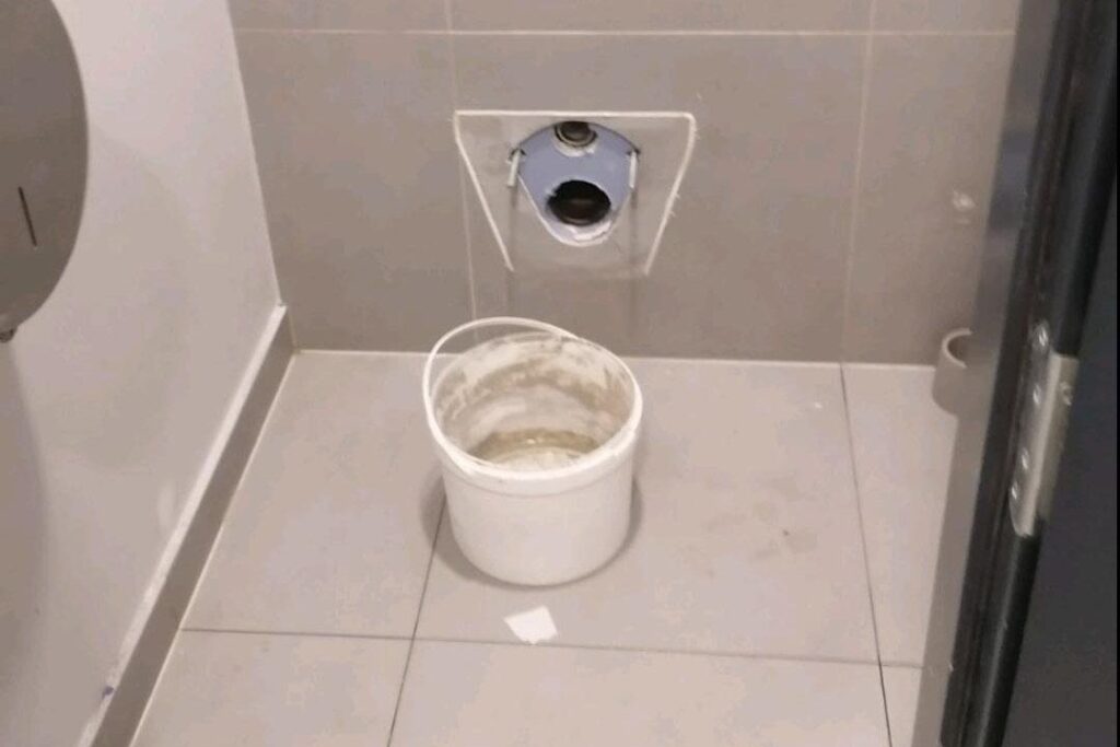 何でも？ 公衆トイレから便器が盗まれた！