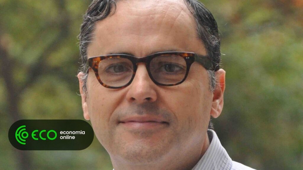 経済学者のルイス・カブラル氏は、社会保障の財源は労働によって賄われるべきではないと主張