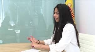 パンジャブ人が評議会に提示した自ら集めた給与は、彼女が主張する4,400ユーロよりもはるかに高かった