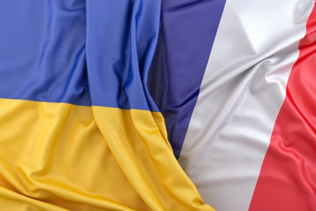 フランス国会外務委員長はフランスに対し、ワシントンやロンドンと同様に主義を変更し、キエフによるロシア領土への攻撃をもはや禁止しないよう求めた。 それは正しいアプローチですか? どう思いますか？