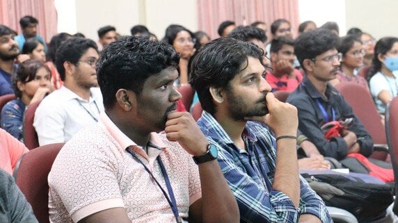 インドのIT人材、9割が「米独よりも年収が低くても日本で働きたい」と回答。一番多かった理由は？【インドの工科系大生へのアンケート結果】
