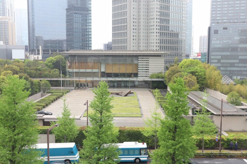 菅氏の500万円提供疑惑「やろうと思えばできる」、大規模買収事件 元官房長官との一問一答