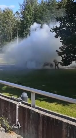 マルティンラークソでは今週、出口の真ん中で車が炎上した