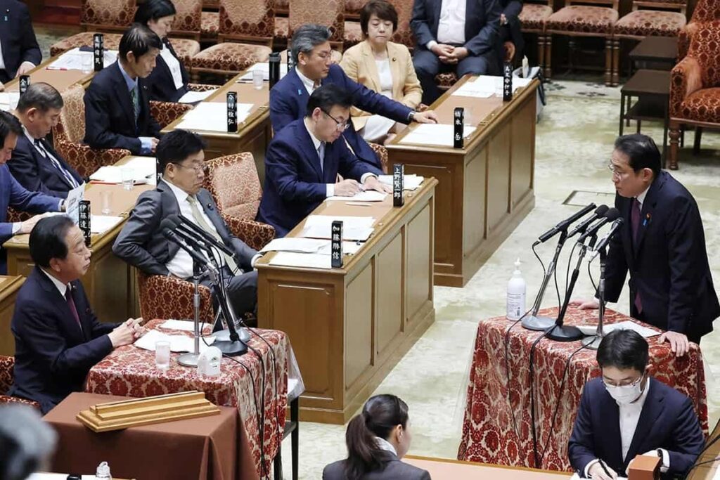 「火の玉どころか火だるま」岸田首相、森元首相の再聴取「考えていない」に「国民を馬鹿にしすぎ」集まる怒り ―「これじゃ調査でなくご機嫌うかがいだ」