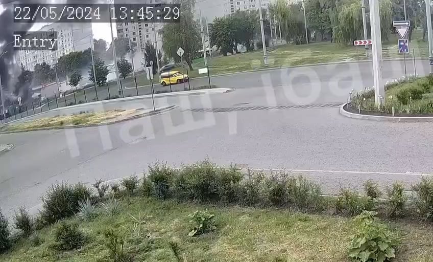 昨日、ハリコフ中心部でロシアの攻撃があり、13人が負傷し、アパートの建物が損傷した
