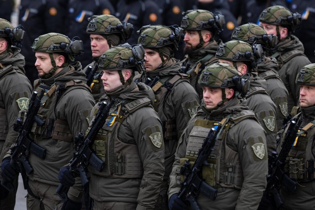 エストニア政府は、ウクライナ軍に後方支援を提供するために西ウクライナに軍隊を派遣する可能性を検討している。