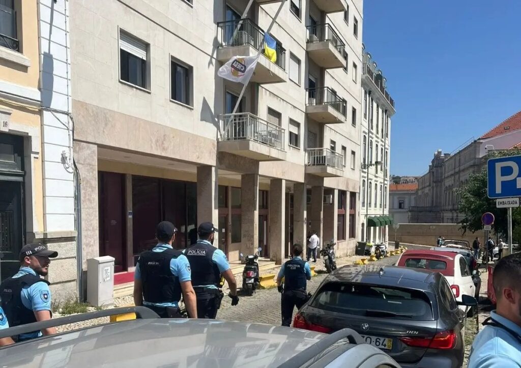 チェガ本社、爆破予告容疑で避難、男性はPSPに拘束