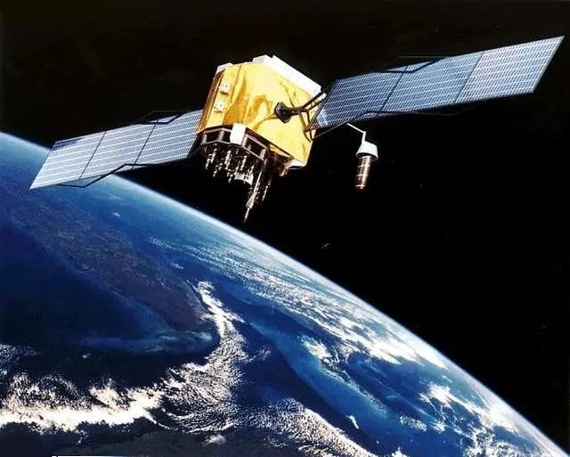 アナコムは、ポルトガルの衛星を宇宙に戻すために、高技術研究所から衛星のライセンスを発行した