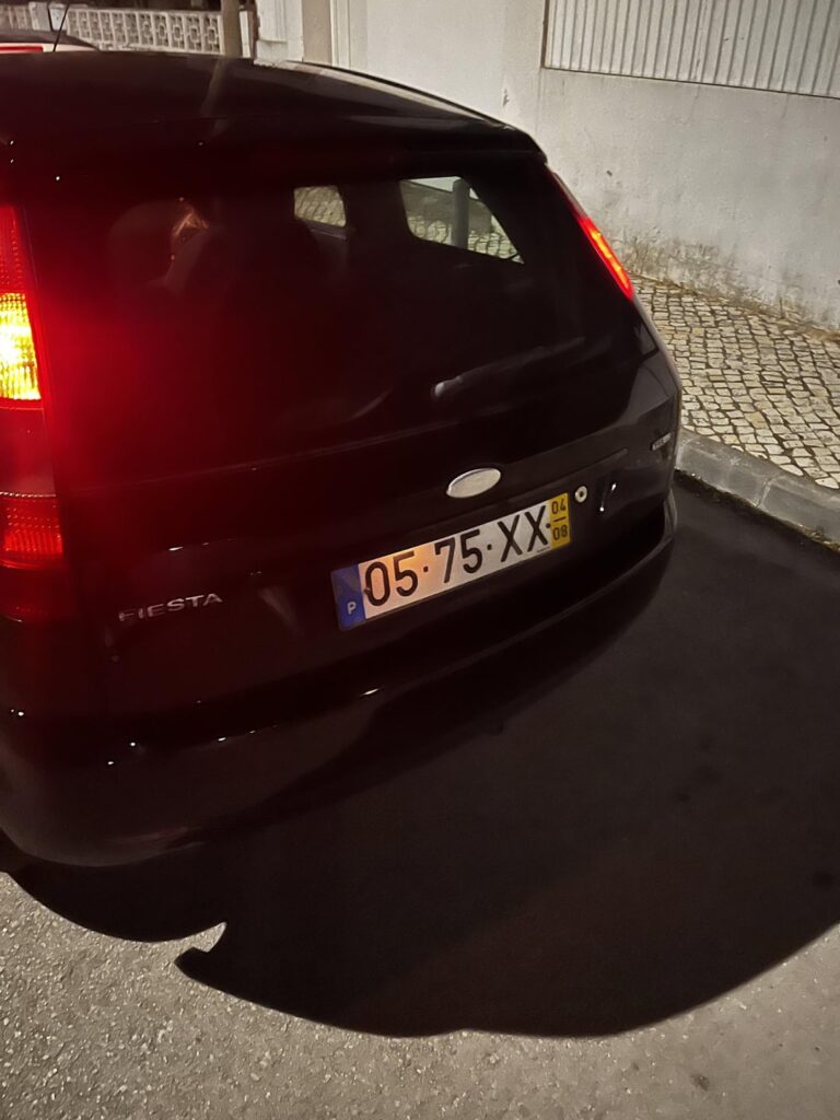 彼らは私を車で殴り、メッセージをブロックしました