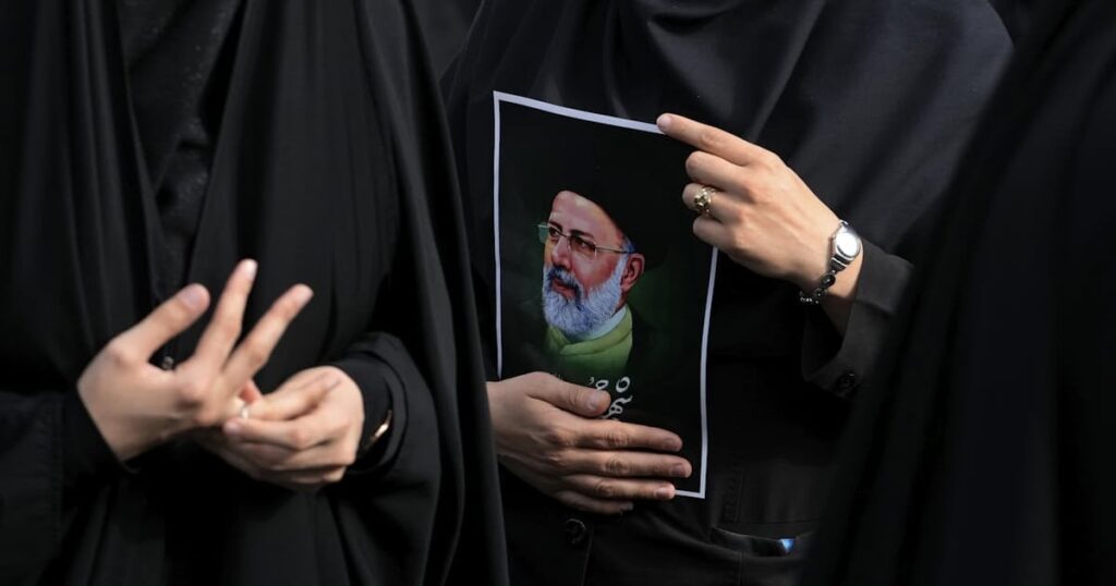 イラン大統領死亡 揺らぐ強権統治、経済疲弊に国民不満 - 日本経済新聞