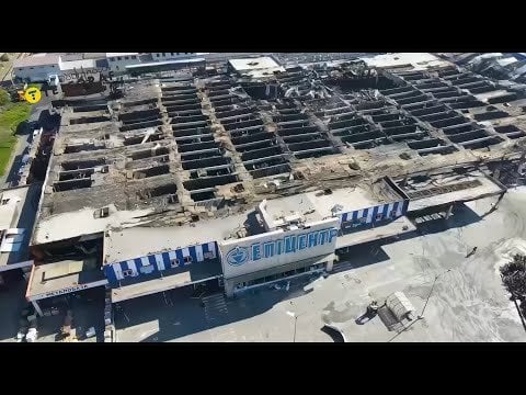 ハリコフの壊滅した震源地のスーパーマーケット：ミサイル攻撃の余波（強化版）
