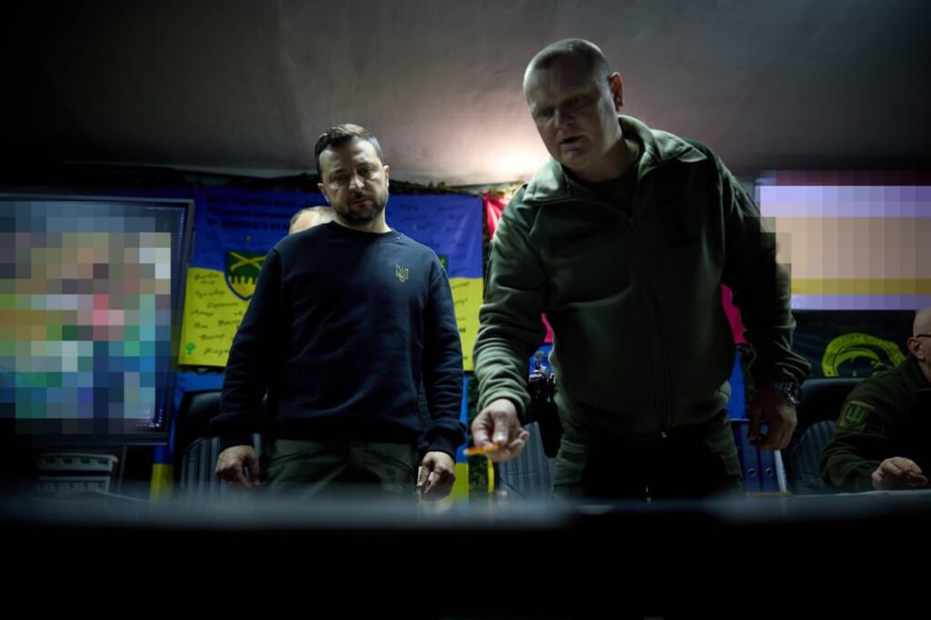 ゼレンスキー大統領は本日、ハリコフの前線部隊を訪問し、計画を検討し、第92旅団に勲章を授与した