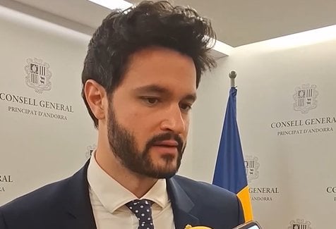 エスカレ氏は、CASSの現金保有額が年金未払い額よりも52億ユーロ少ないと警告