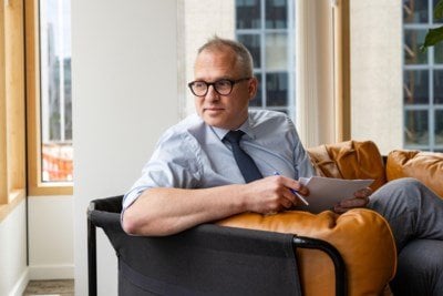 N-VAは、働いていない人向けの公営住宅の家賃を大幅に値上げしたいと考えている