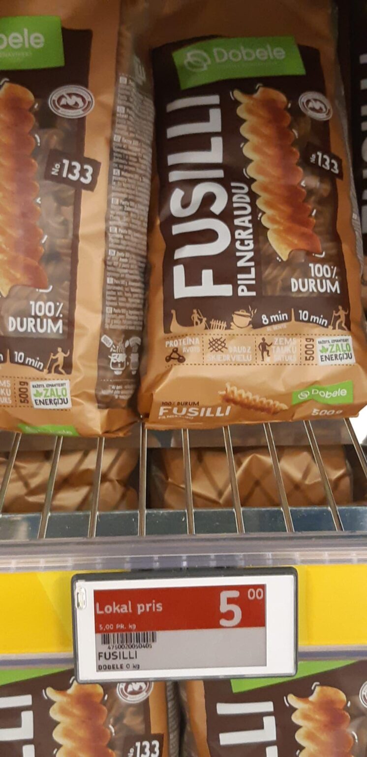 デンマークでは、Dobeles miller のパスタは 2.5 倍安い (約 65 セント)。