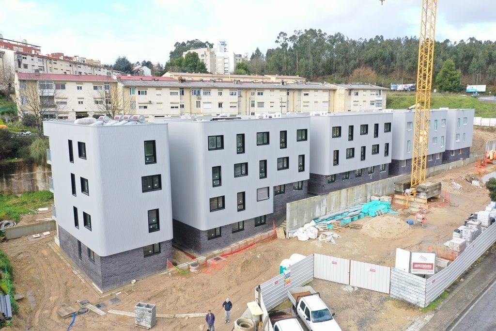 パレデス市は405戸の新しい住宅を建設し、122戸を改修する計画 – Vale do Sousa TV