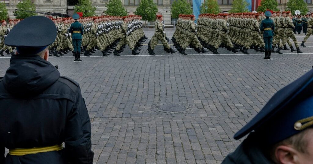 ウクライナ戦争に楽観的なプーチン大統領、国内で粛清を開始