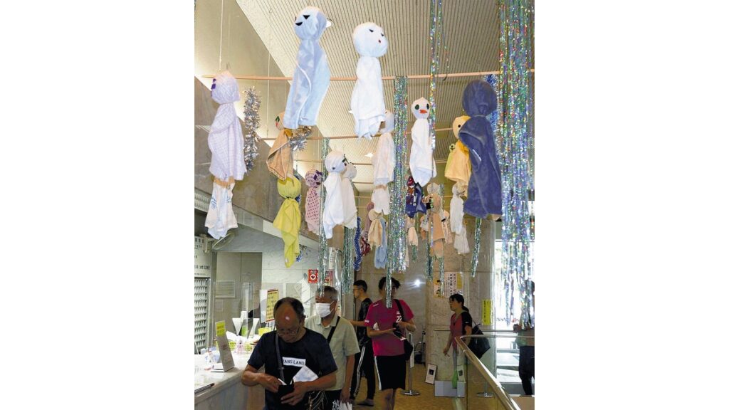 [ニュース] 忘れ物ゼロになあれ 真岡 タオルてるてる坊主に