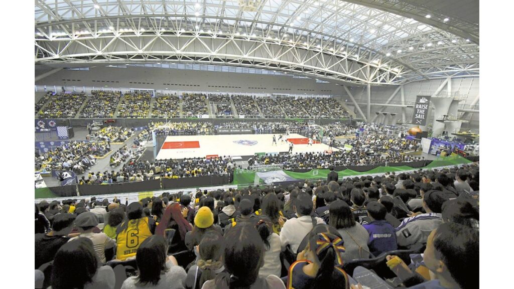 [その他] 国際大会実績４回止まりの「横浜国際プール」、市が通年スポーツフロアに再整備へ…水泳界は反発