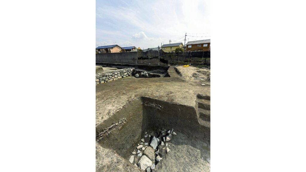 [ニュース] 明智光秀が築いた「幻の城」、坂本城跡で新たな石垣見つかる…城全体の規模解明へ前進