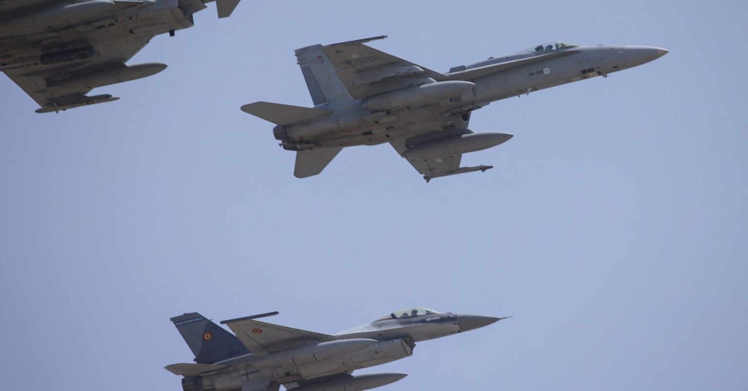 フィンランドはNATOのジェット機をルーマニアの任務に派遣し、NATO初の展開を経験 フィンランドはNATOのジェット機をルーマニアの任務に派遣し、NATO初の展開を経験