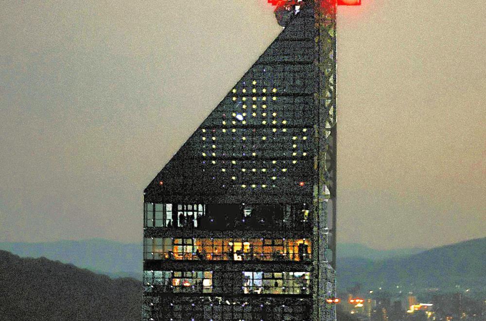 サザエさんの顔をイメージしたイルミネーション