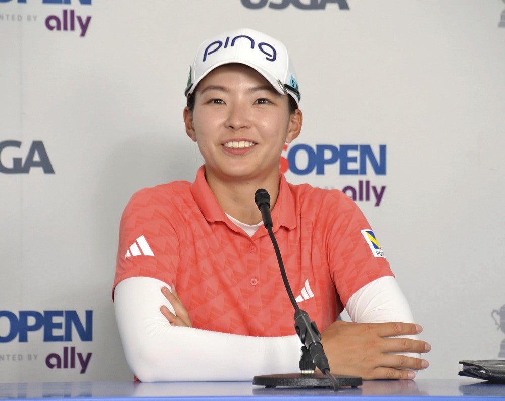 通算３アンダーの４位につけ、公式記者会見に臨んだ渋野日向子（６月１日、米ペンシルベニア州のランカスターＣＣで）＝帯津智昭撮影