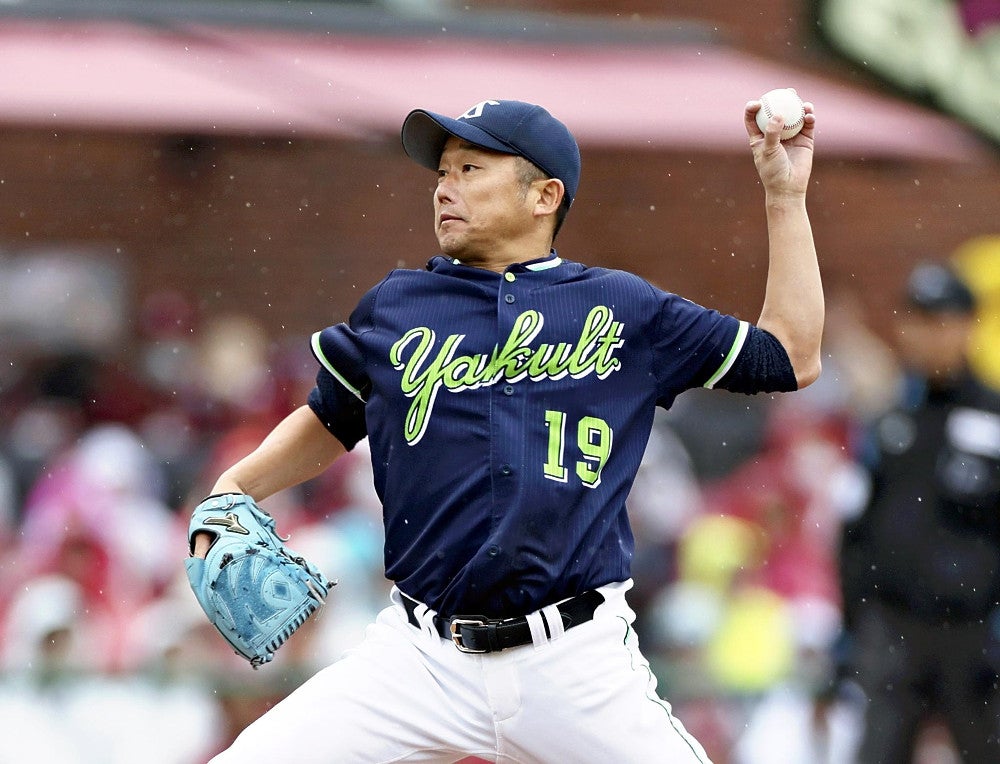 新人から２３年連続勝利を挙げた石川（２日）