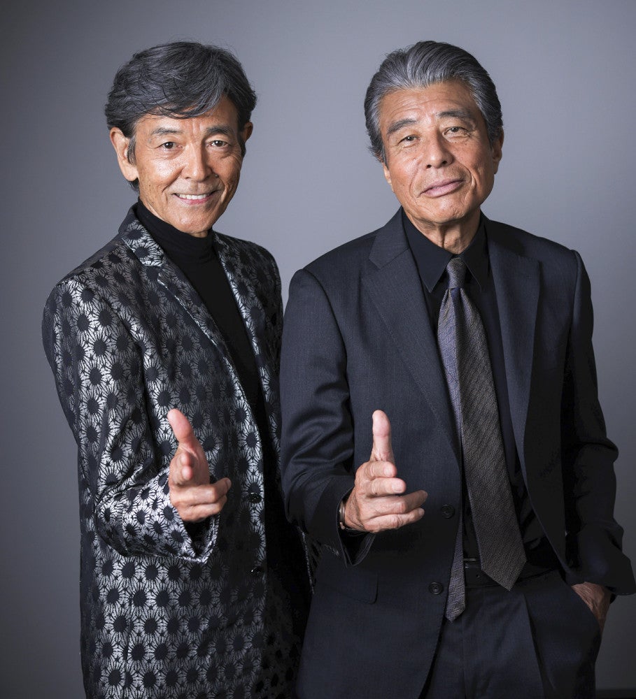 若者に負けていない勢いの２人だが、舘（右）は「負けてます。それに、これからの人たちに、僕らが偉そうにギャーギャー言わない方がいい」。柴田もおどけて、「次のあぶ刑事は老人ホームの話でしょうか」＝田中秀敏撮影