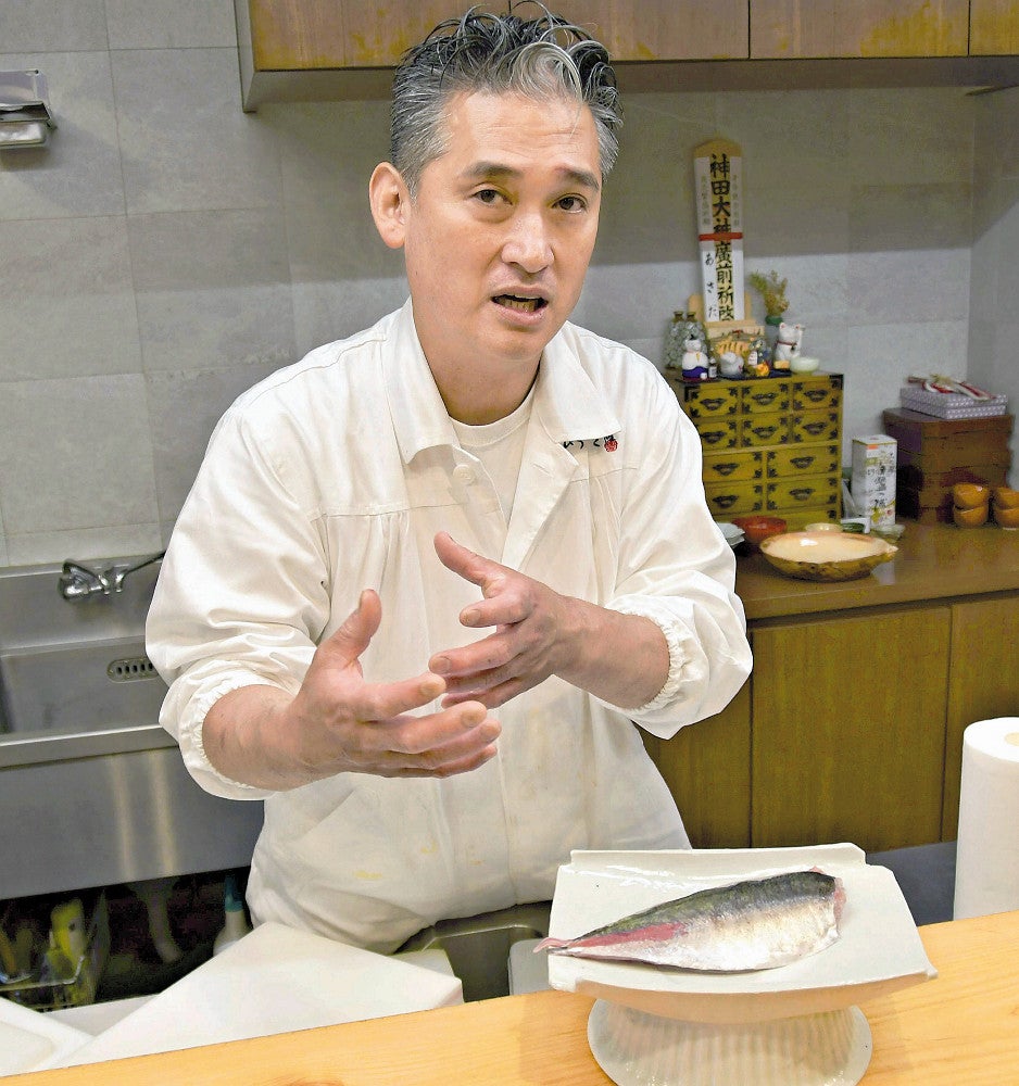 築地に通い始めて３０年以上になるという浅田さん（５月２９日、新宿区で）