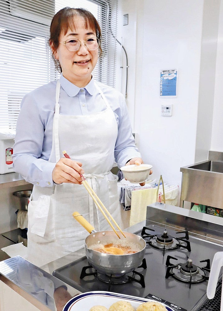 中村学園大で学び直しをした栗田さん。「これからの夢が具体的になった」