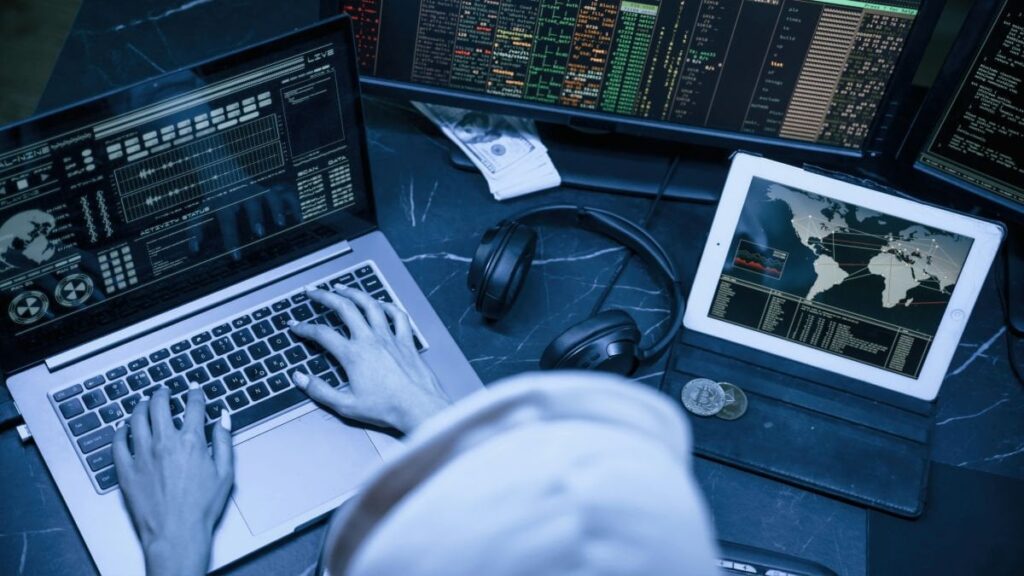 ロシアの侵攻前にウクライナ政府機関をハッキングしたロシア人が起訴されたとアメリカ司法省が発表、情報提供には最大16億円の報奨金も - GIGAZINE（ギガジン）