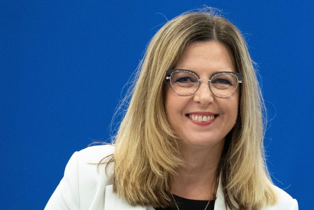 タルトゥ市議会のEKRE派はカート・キンゴを追放した。 キンゴ: 恥ずかしいメディアの回し方