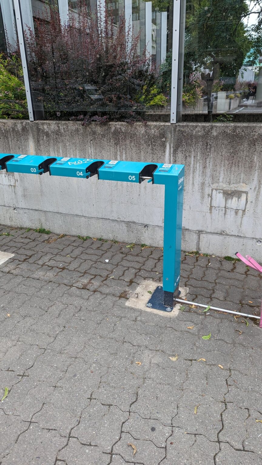 スクーターは盗まれたが、Bikeep のスクーターラックはロックされたままだった スクーターは盗まれたが、Bikeep のスクーターラックはロックされたままだった