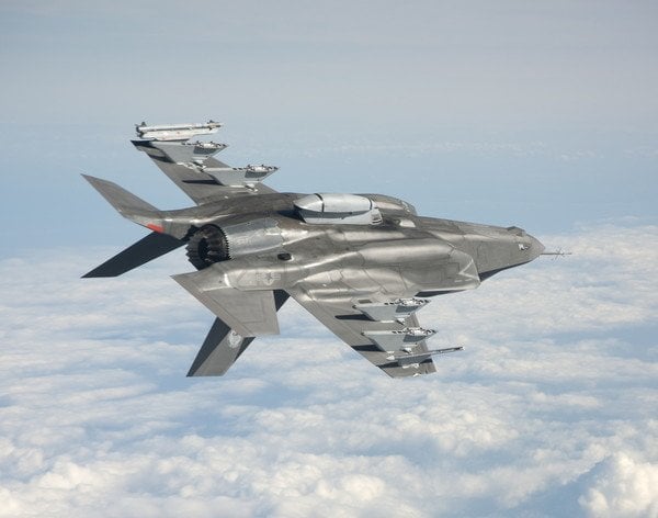 だって「ミサイルもったいない」 戦闘機の“機関砲不要論”くつがえるか 考えざるを得ない“コスパ” - 乗りものニュース