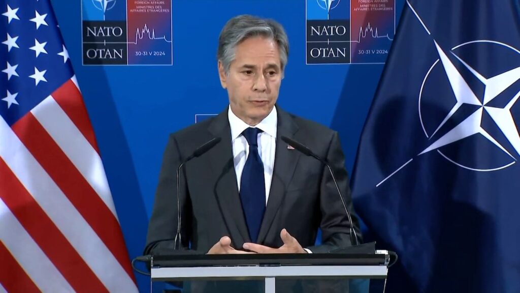 ブリンケン国務長官、ロシア国内への米兵器攻撃の扉を開く